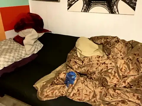 Snapshot of Gman143187 chatting on 01-14-26, 01:33 Gman143187 online show from 01-14-26, 01:33