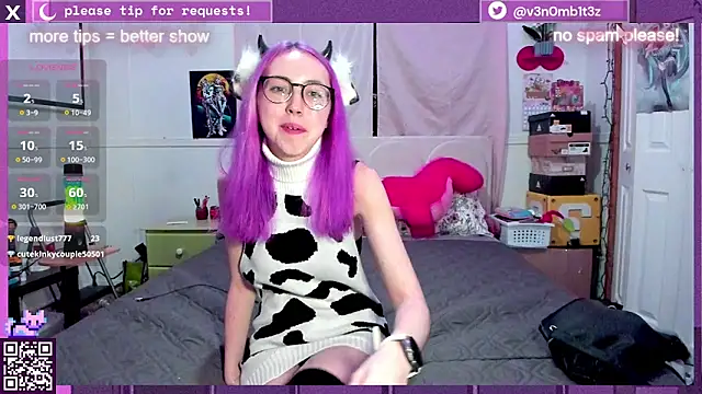 Snapshot of v3n0mb1t3z chatting on 02-15-25, 04:25 v3n0mb1t3z online show from 02-15-25, 04:25