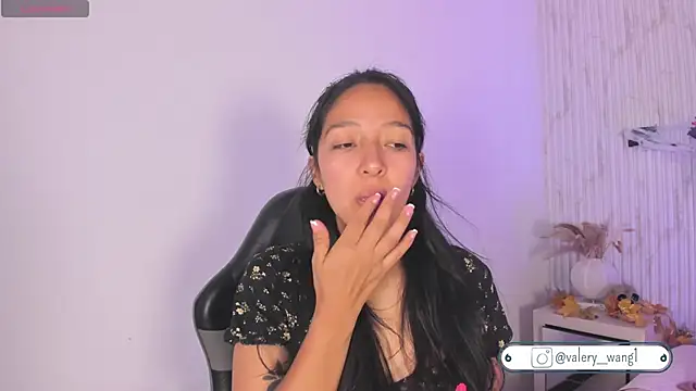 Valery wang online show from 10-28-25, 11:47