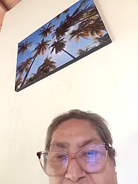 florecita69 online show from 04-28-26, 04:12