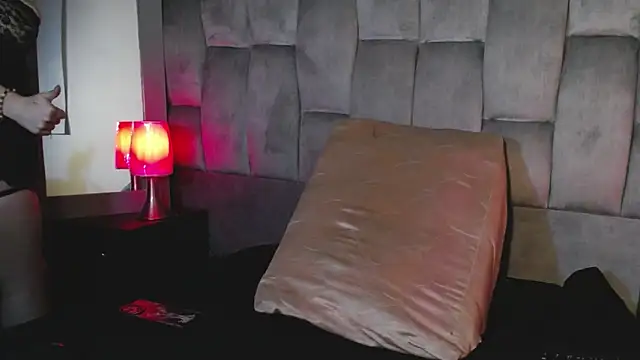 kittyhouse hs online show from 02-12-25, 03:07