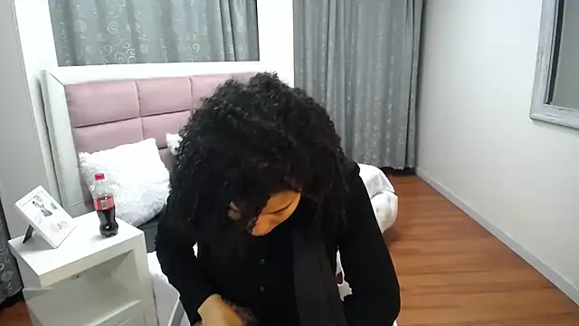 Snapshot of Mayaa_ross chatting on 12-14-24, 03:18 Mayaa ross online show from 12-14-24, 03:18