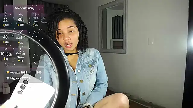 Snapshot of Mayaa_ross chatting on 02-04-25, 06:46 Mayaa ross online show from 02-04-25, 06:46