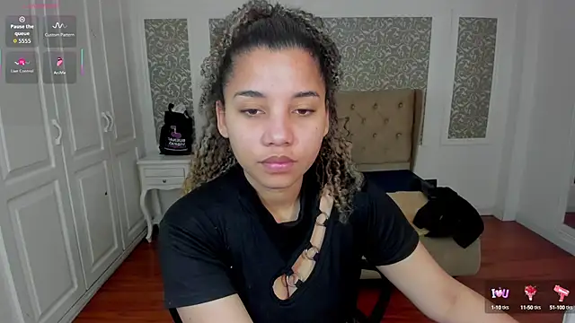 Snapshot of Mayaa_ross chatting on 09-16-25, 02:12 Mayaa ross online show from 09-16-25, 02:12