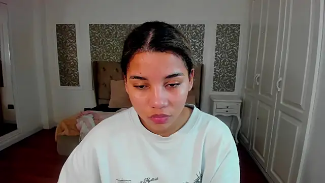 Snapshot of Mayaa_ross chatting on 09-25-25, 02:04 Mayaa ross online show from 09-25-25, 02:04