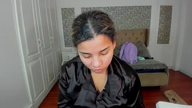 Snapshot of Mayaa_ross chatting on 09-29-25, 02:06 Mayaa ross online show from 09-29-25, 02:06