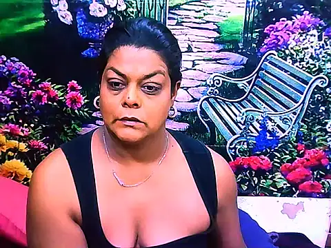 indianCherryPie online show from 04-26-26, 08:23