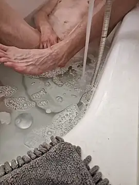 Snapshot of hotbi1981 chatting on 09-27-25, 11:32 hotbi1981 online show from 09-27-25, 11:32