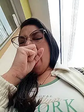 Snapshot of VALERY-03_ chatting on 05-08-26, 04:56 VALERY-03 online show from 05-08-26, 04:56