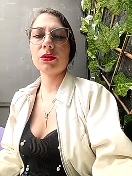 Snapshot of VALERY-03_ chatting on 06-12-26, 03:33 VALERY-03 online show from 06-12-26, 03:33