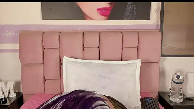 Snapshot of MicaelaHot_ chatting on 03-16-25, 10:11 MicaelaHot online show from 03-16-25, 10:11