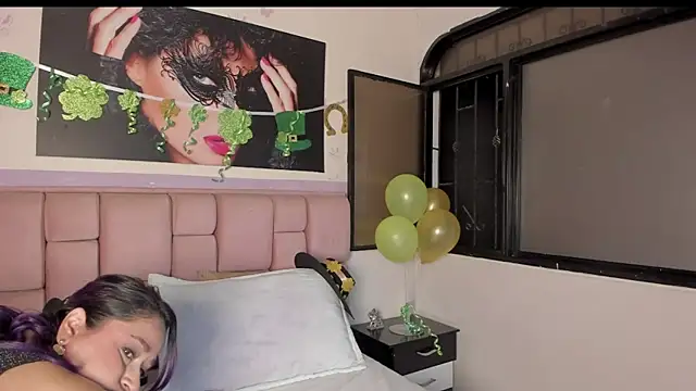 Snapshot of MicaelaHot_ chatting on 03-18-25, 03:09 MicaelaHot online show from 03-18-25, 03:09