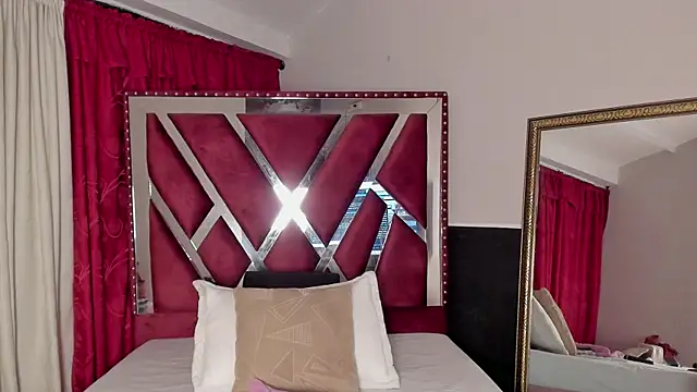 Snapshot of MicaelaHot_ chatting on 11-02-25, 03:20 MicaelaHot online show from 11-02-25, 03:20