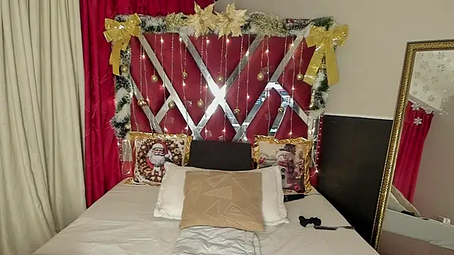 Snapshot of MicaelaHot_ chatting on 12-01-25, 03:11 MicaelaHot online show from 12-01-25, 03:11