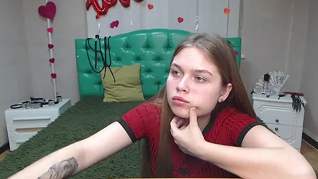 LaraPika online show from 03-18-25, 03:21