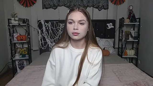 LaraPika online show from 11-08-25, 06:24