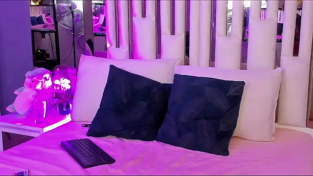 Kitty Eliffe online show from 01-24-25, 07:18