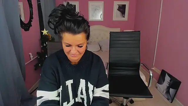 EricaAndPenelopa online show from 12-13-24, 04:33