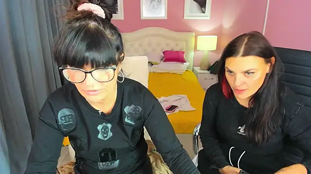 EricaAndPenelopa online show from 11-09-25, 08:07