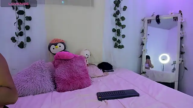 catalina and roger online show from 09-25-25, 08:34