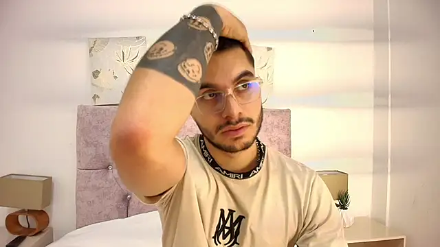 Amadeo Wild online show from 02-06-26, 01:58