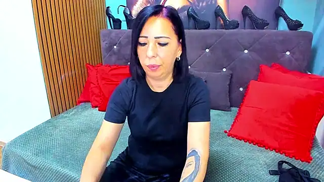 LauraSin online show from 07-16-26, 03:23