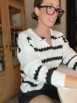 Snapshot of lola_tentatiion chatting on 02-06-25, 08:34 lola tentatiion online show from 02-06-25, 08:34