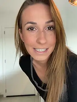 Snapshot of lola_tentatiion chatting on 02-17-25, 09:46 lola tentatiion online show from 02-17-25, 09:46