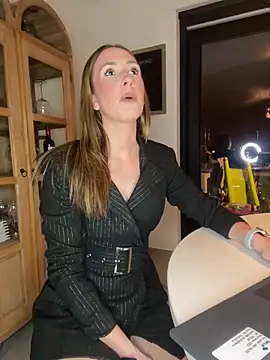 Snapshot of lola_tentatiion chatting on 02-21-25, 08:38 lola tentatiion online show from 02-21-25, 08:38