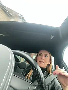 Snapshot of lola_tentatiion chatting on 02-22-25, 09:45 lola tentatiion online show from 02-22-25, 09:45