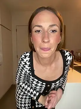 Snapshot of lola_tentatiion chatting on 02-23-25, 08:44 lola tentatiion online show from 02-23-25, 08:44