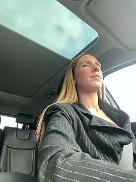 Snapshot of lola_tentatiion chatting on 02-27-25, 01:38 lola tentatiion online show from 02-27-25, 01:38