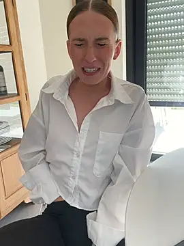 Snapshot of lola_tentatiion chatting on 03-04-25, 01:38 lola tentatiion online show from 03-04-25, 01:38