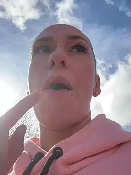 Snapshot of lola_tentatiion chatting on 03-23-25, 08:59 lola tentatiion online show from 03-23-25, 08:59