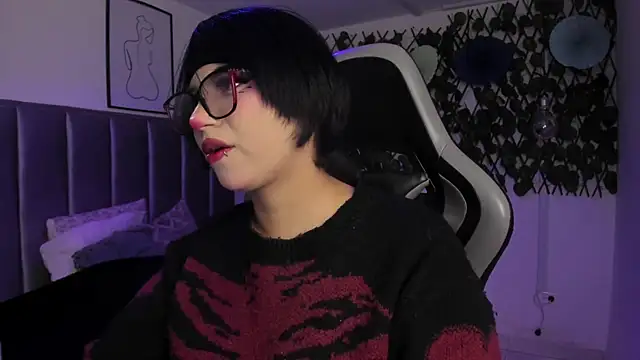 Kitty Gang online show from 04-17-26, 01:41