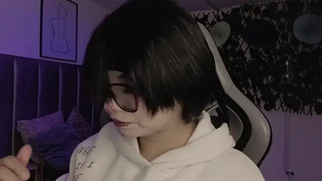 Kitty Gang online show from 05-15-26, 01:56
