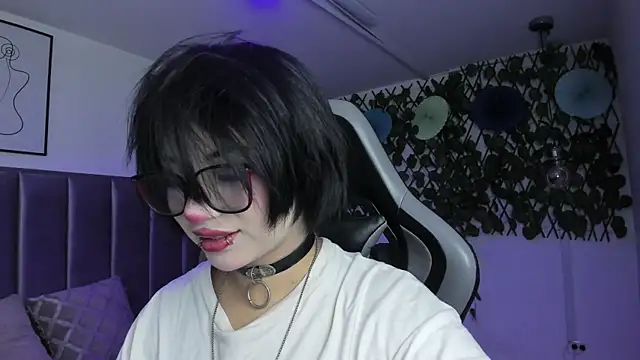 Kitty Gang online show from 06-03-26, 01:19