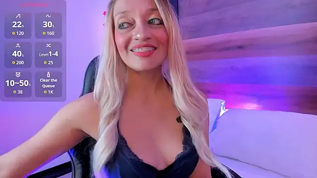 Snapshot of emma_collson chatting on 10-22-25, 03:45 emma collson online show from 10-22-25, 03:45