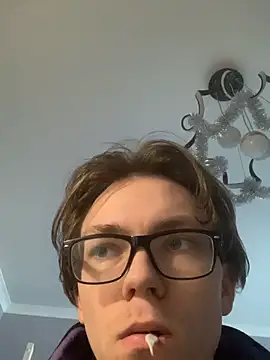 Snapshot of Alex17am chatting on 11-21-25, 09:08 Alex17am online show from 11-21-25, 09:08