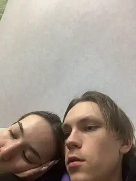 Snapshot of Alex17am chatting on 11-21-25, 09:13 Alex17am online show from 11-21-25, 09:13