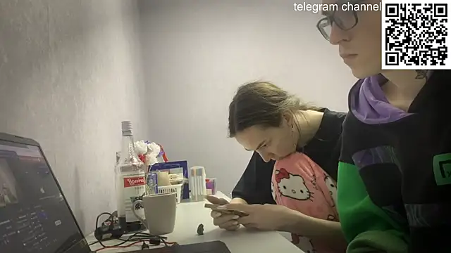 Snapshot of Alex17am chatting on 12-14-25, 01:38 Alex17am online show from 12-14-25, 01:38