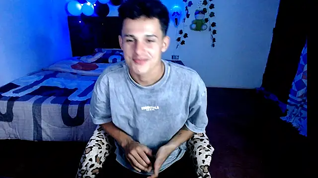 Snapshot of freddy_romas chatting on 10-26-25, 01:33 freddy romas online show from 10-26-25, 01:33