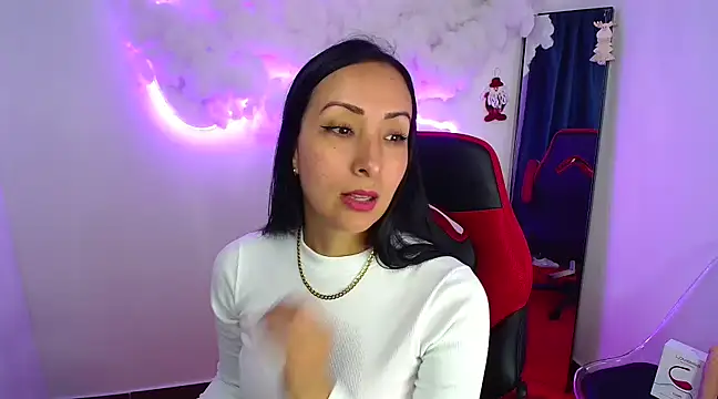 Snapshot of yaralyminjo2 chatting on 12-30-24, 02:08 yaralyminjo2 online show from 12-30-24, 02:08