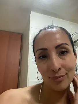 Snapshot of yaralyminjo2 chatting on 01-21-25, 12:25 yaralyminjo2 online show from 01-21-25, 12:25