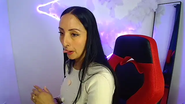 Snapshot of yaralyminjo2 chatting on 01-22-25, 05:38 yaralyminjo2 online show from 01-22-25, 05:38