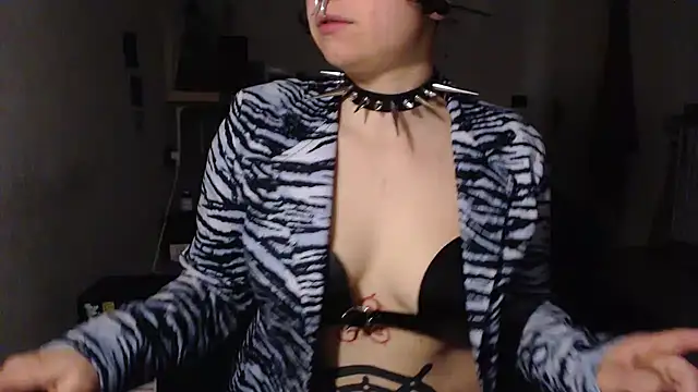 Snapshot of kinkyspirali chatting on 03-09-25, 09:03 kinkyspirali online show from 03-09-25, 09:03