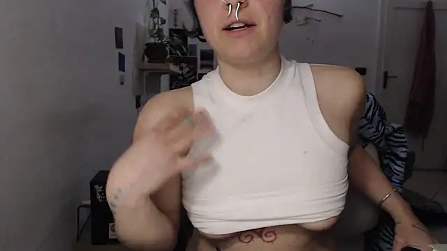 Snapshot of kinkyspirali chatting on 03-13-25, 05:50 kinkyspirali online show from 03-13-25, 05:50