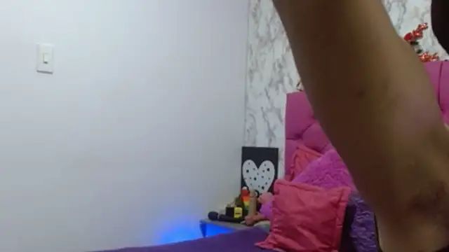 AlexaFontana online show from 04-23-26, 11:51