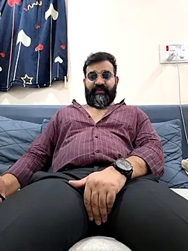 Fun Guuy online show from 04-12-26, 02:49