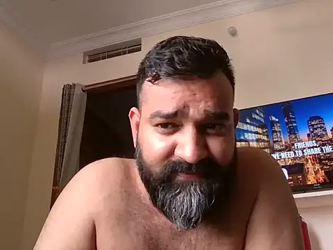 Snapshot of Fun_Guuy chatting on 05-11-26, 09:26 Fun Guuy online show from 05-11-26, 09:26